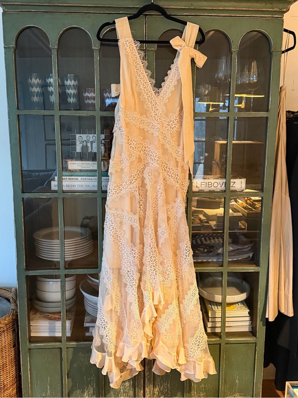 ZIMMERMANN size 3 Bow-Embellished
Crocheted Lace And Silk-Organza Dress/Gown - Picture 7 of 7